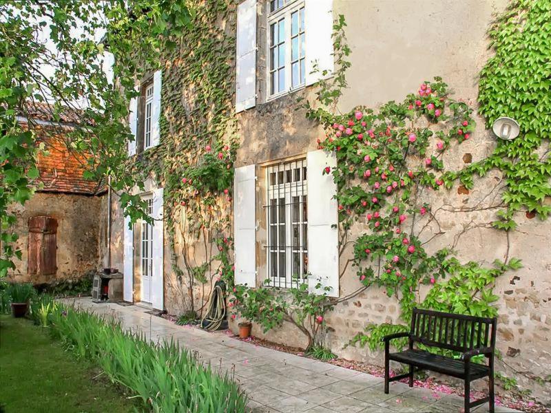 Le Clos Du Gue Pressac Luaran gambar