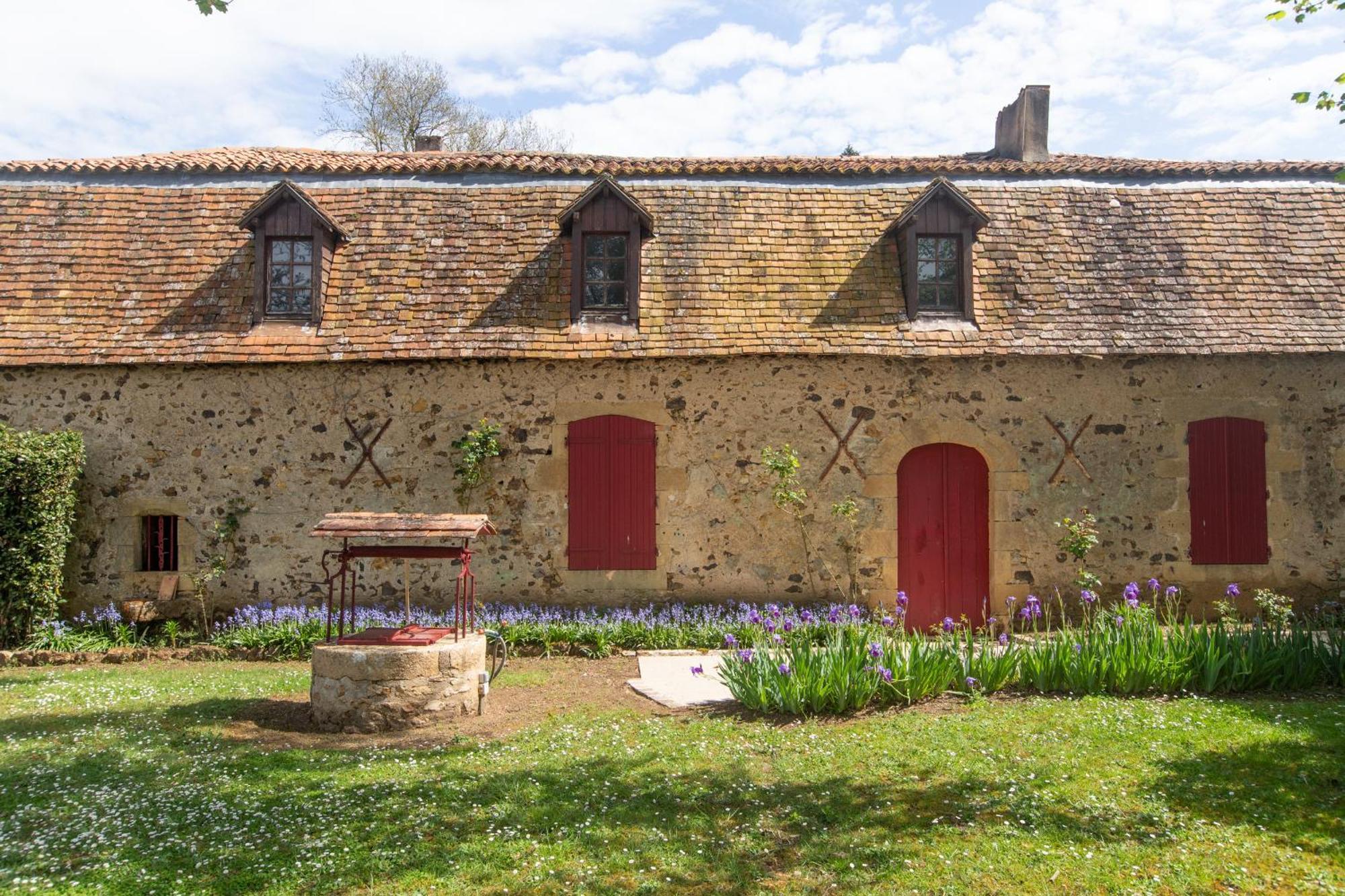 Le Clos Du Gue Pressac Luaran gambar